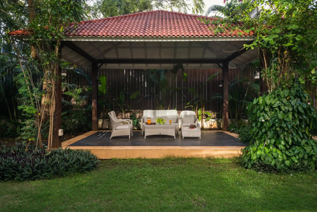 Seis Villa by The Blue Kite - 4BHK Villa 10 Mins from Baga Beach with Bathtub, Private Pool, Gazebo, Garden, Security