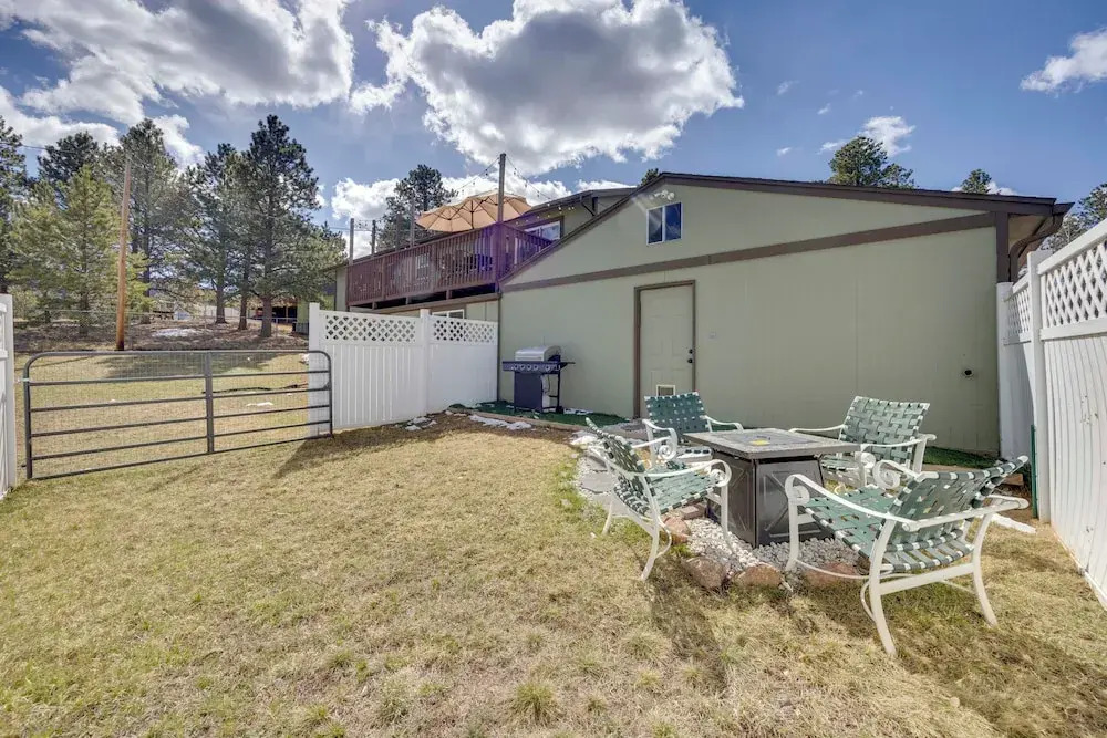 Comforting Woodland Park Home w/ Fire Pit!