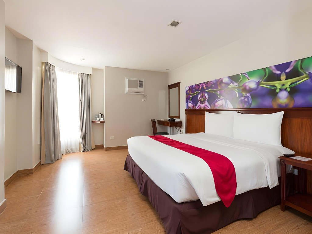 MJ Hotel and Suites