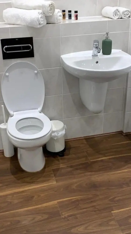 Posh 1 Bed Flat-direct Links to Central London