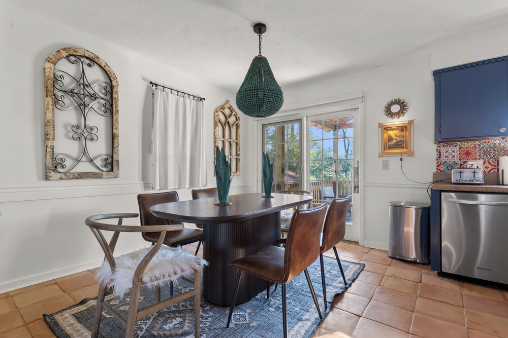 Abuela House with Pool - 4Bed