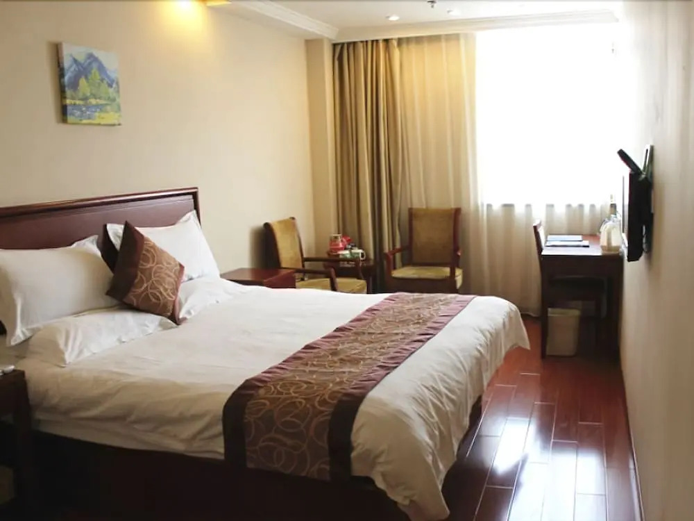 Greentree Inn Shanghai Zhujing