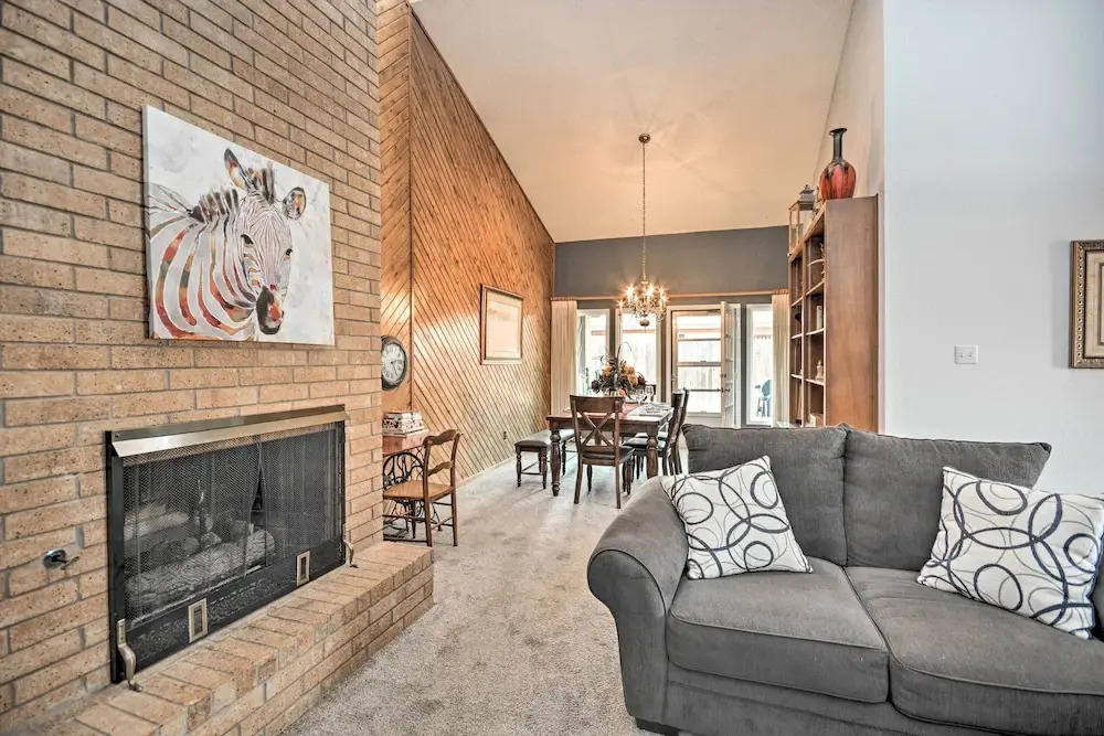 Lubbock Townhome w/ Grill Near TTU & Downtown!
