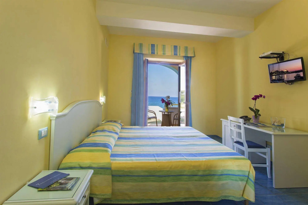 Hotel Cava DellIsola