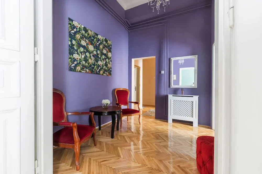 Luxury & Spacious Eclectic Style Apartment