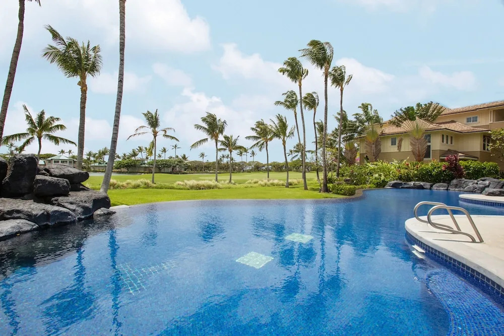 Luxe 2br/2ba - Infinity Pool & Spa - 1 Mile To Bay 2 Bedroom Condo