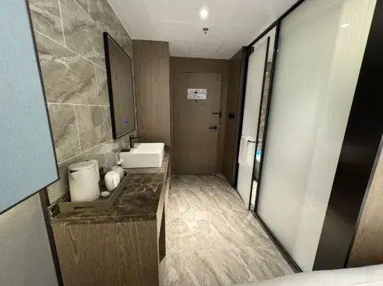 Tuke Light Hotel (Liangcheng Park Branch, North Station Road, Shanghai)