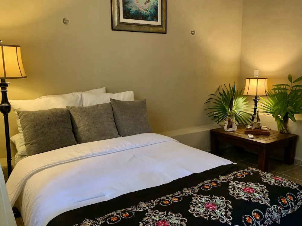 Hokhmah Heart Hotel