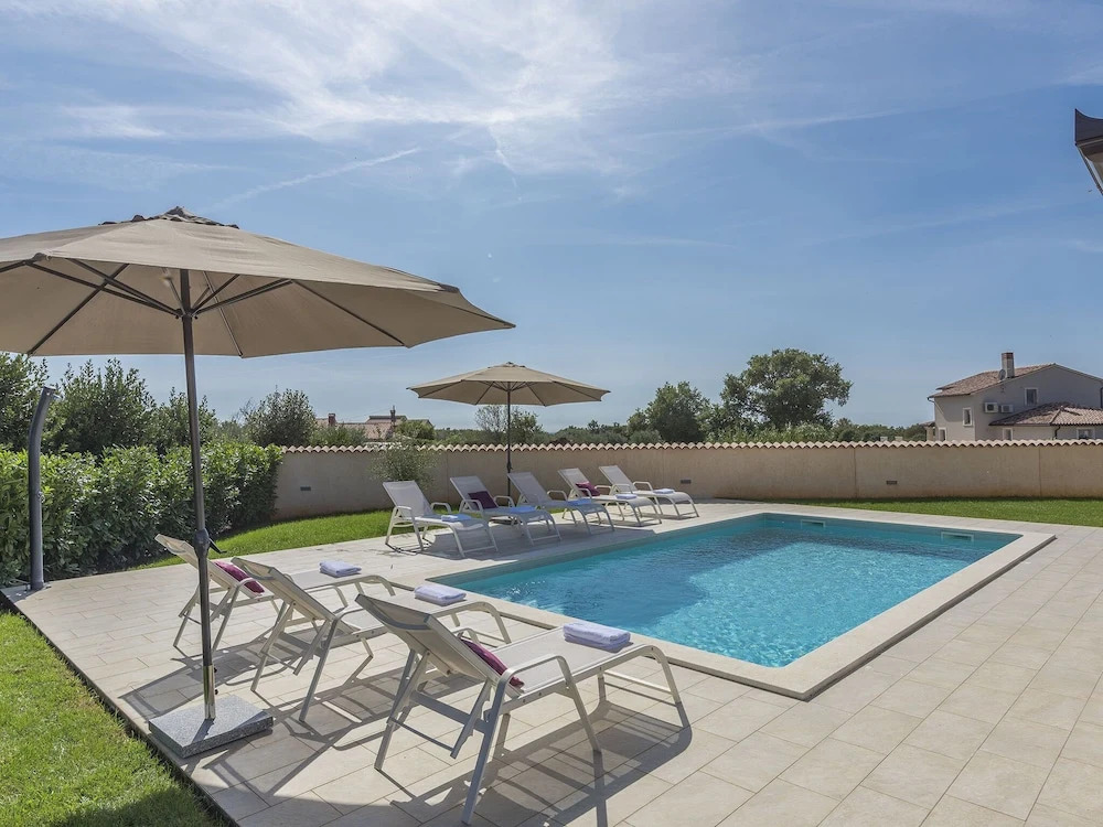 Stylish Villa With Pool and Fenced Garden,ideal for Relaxing Family Holidays