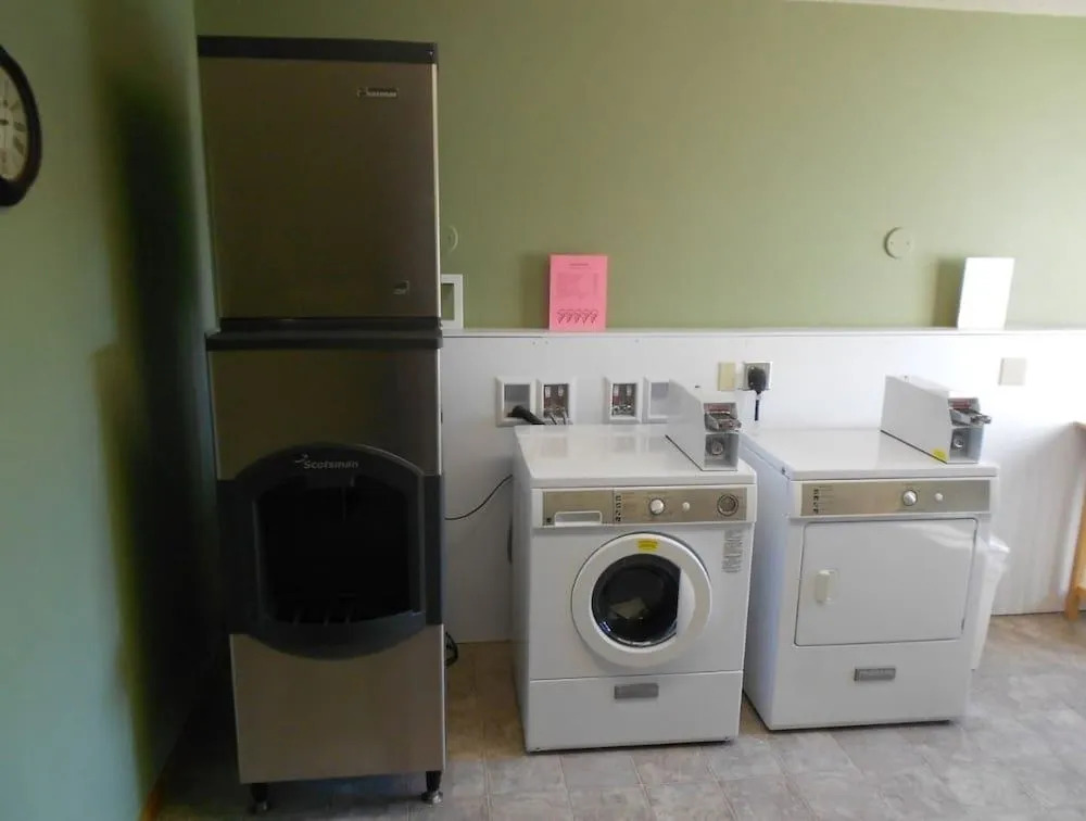 Woodland Inn & Suites
