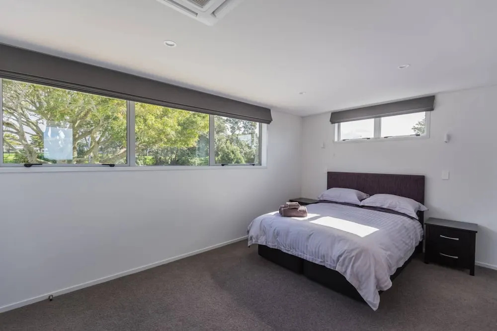 Spacious High-Spec Luxury Home with Garage