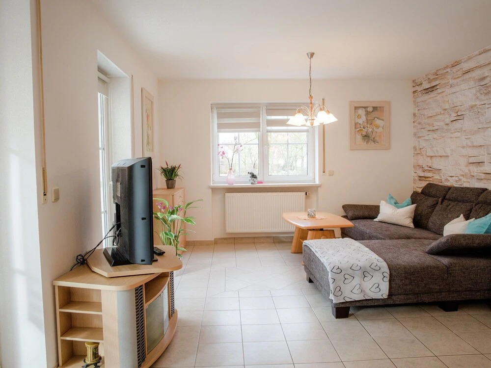 Bright Apartment With Balcony Outside the City Centre of Regensburg