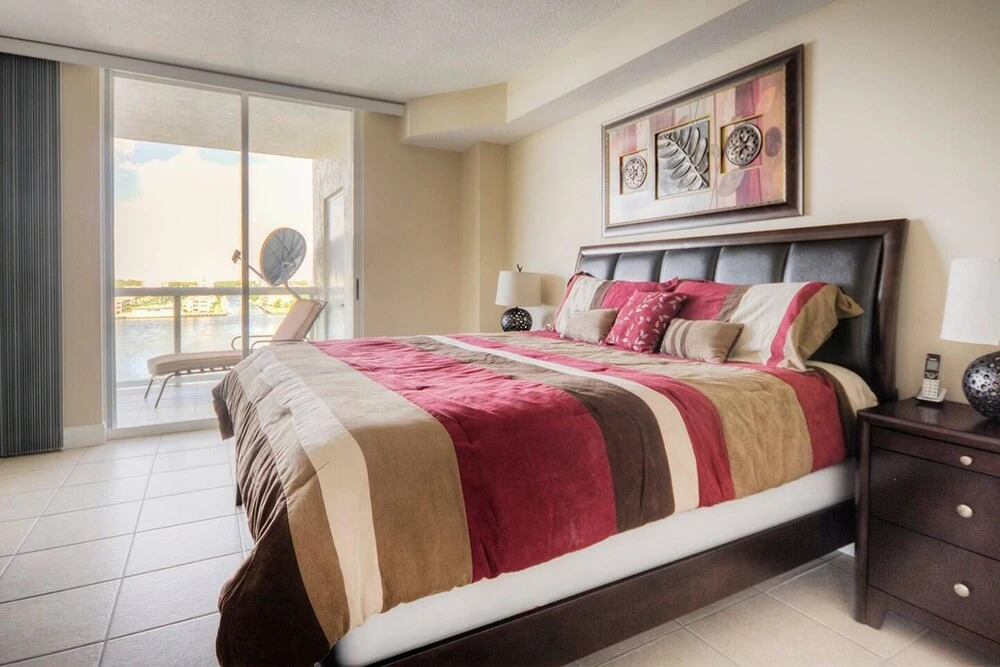 Le Golden Bay 902 by Go Florida Condo, Sunny Isles