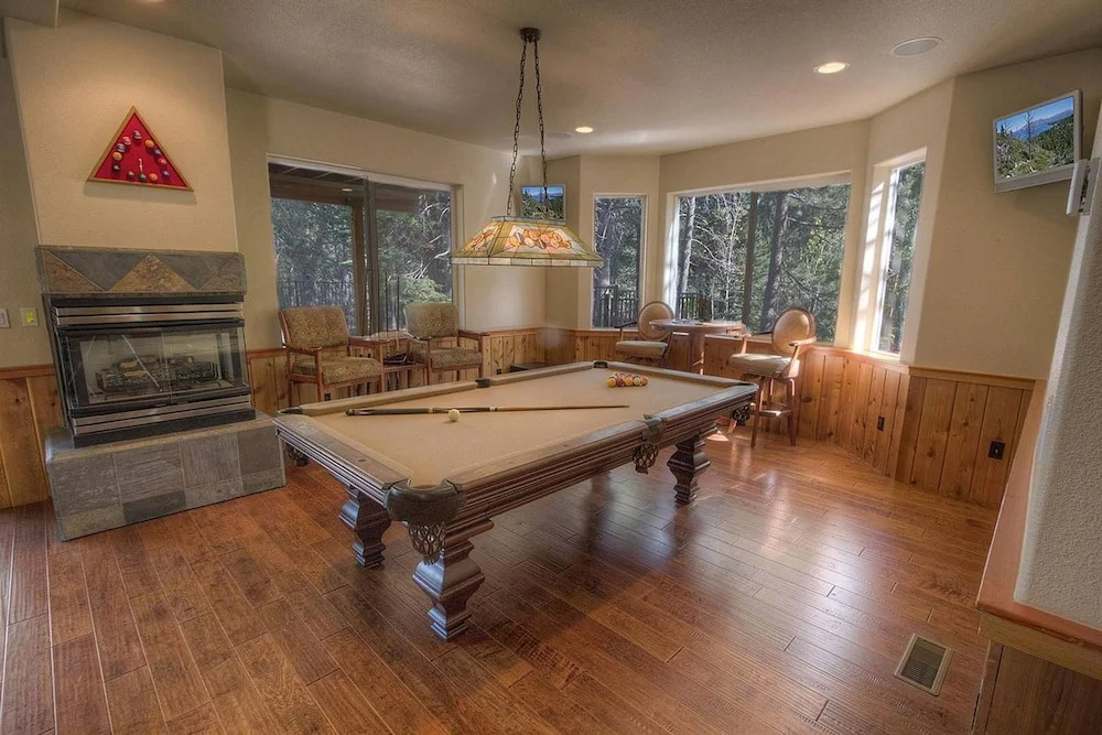 Truckee River Lodge