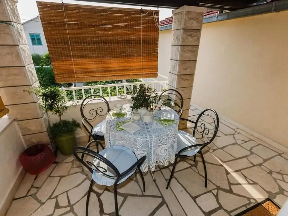 Apartments Roda - Standard One Bedroom Apartment With Terrace -