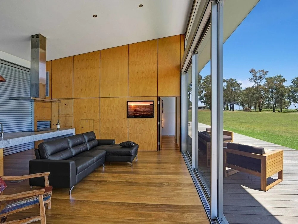 The Longhouse - Suite 2