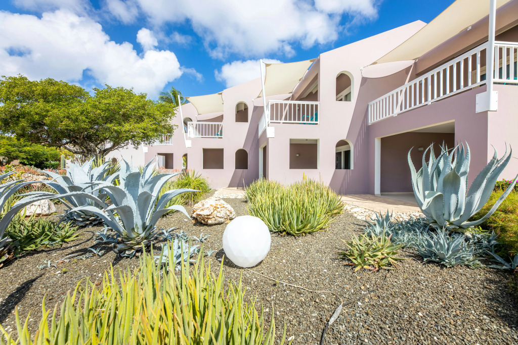 Coral Estate Luxury Resort