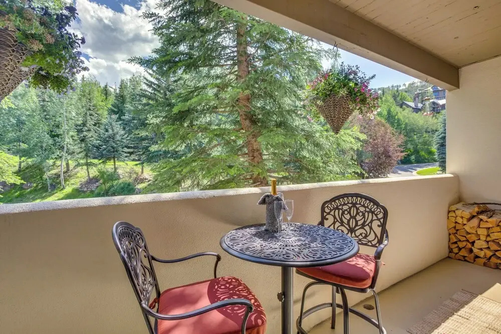 Walk to Beaver Creek Village: Cozy Condo