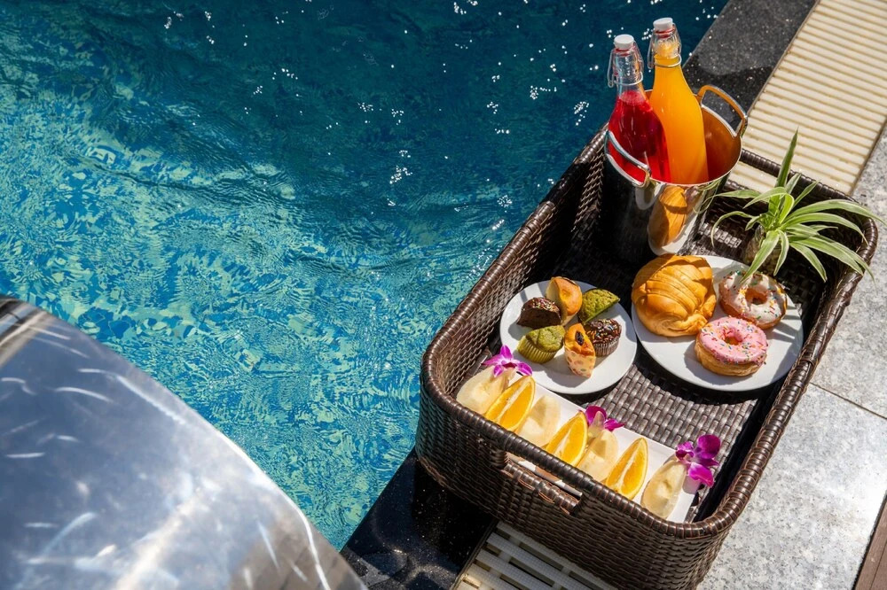 Record Hotel - Complimentary Afternoon Tea