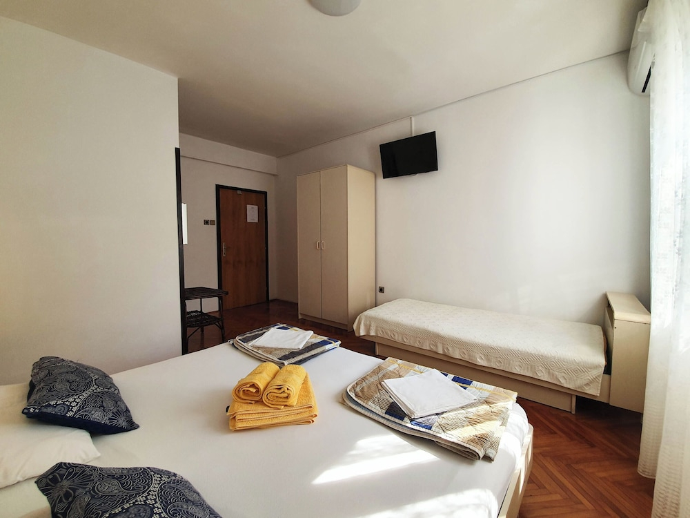 Rooms Zeljka 2