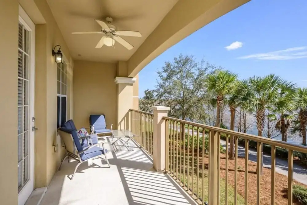 Lovely Third-Floor Vista Cay Resort Condo