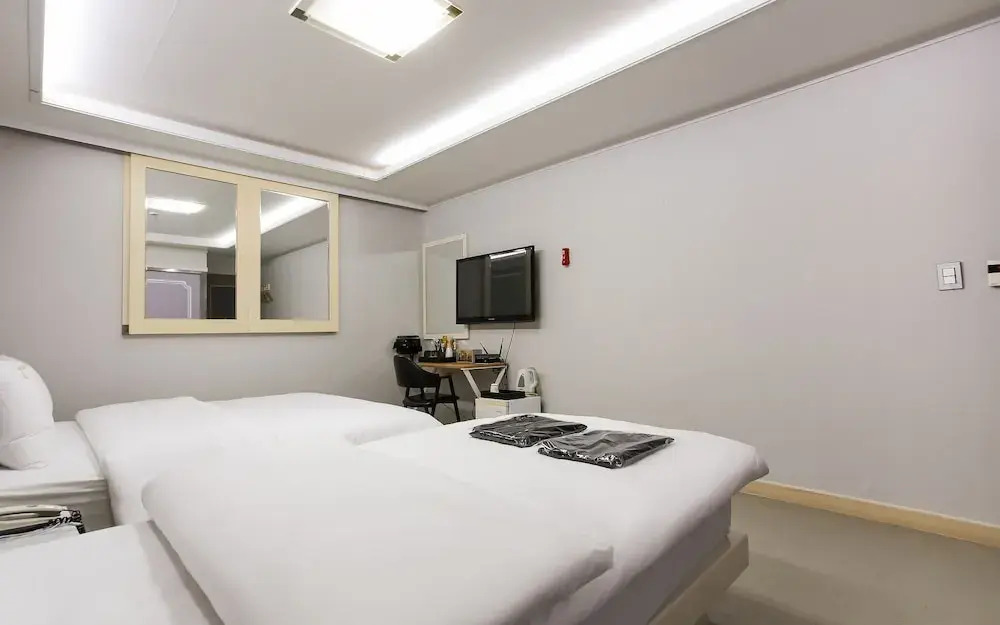 Pyeongtaek Hotel De Salon