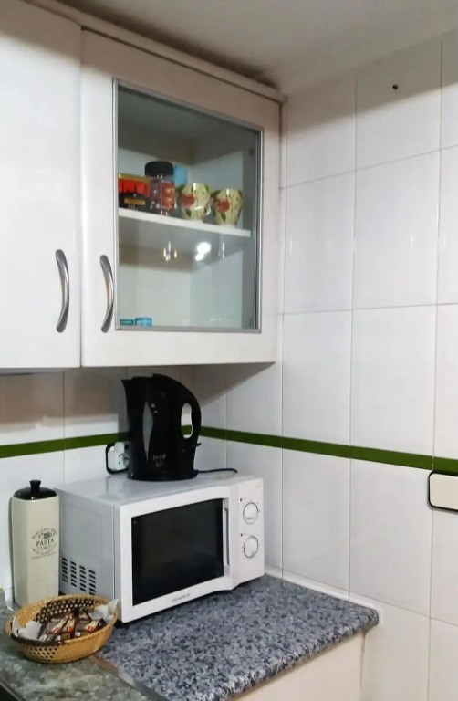 AMAZING SUNNY FLAT WITH BALCONY POOL two MINS FROM THE BEACH