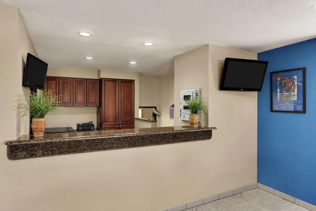 Days Inn by Wyndham Orange Park/Jacksonville