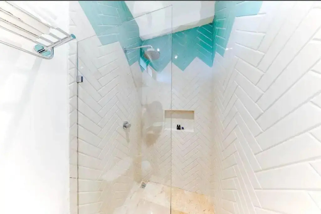 103 Amena Stylish 1BR APT 5min to the BEACH (GYM)