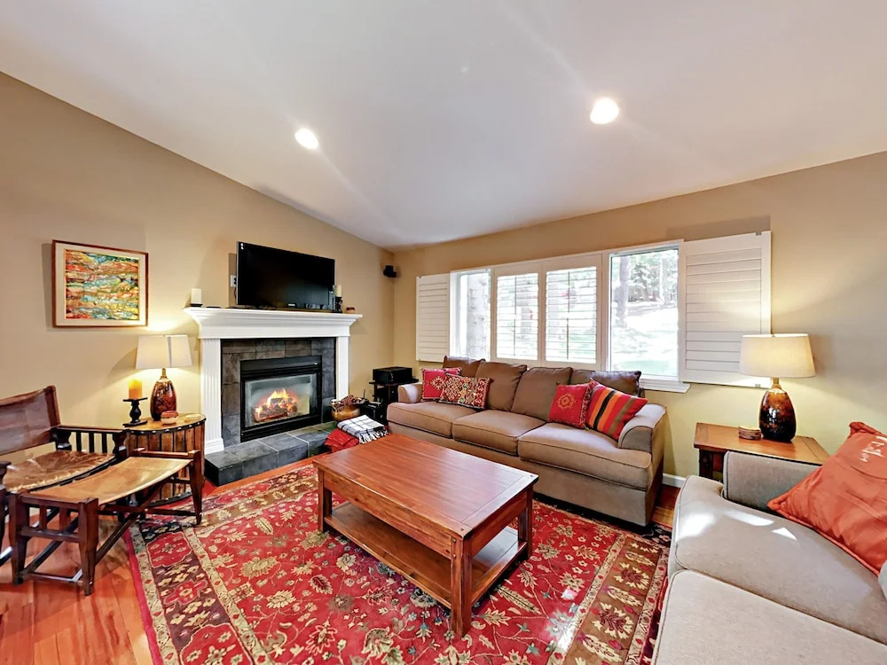 Totally Remodeled Cabin in South Lake Tahoe by RedAwning