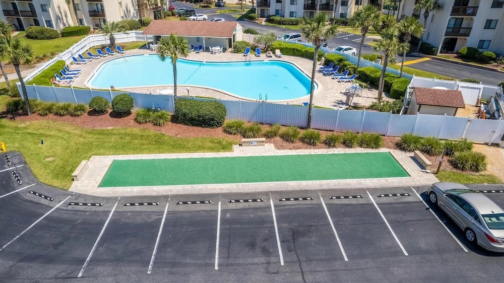 Life's A Beach~oceanfront 2 Bedroom Condo by RedAwning