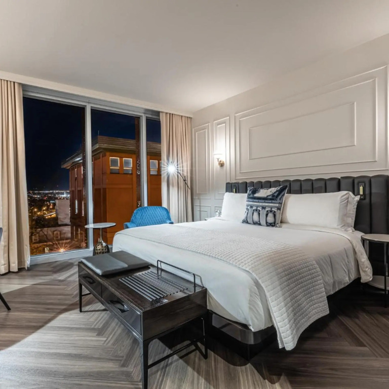 Le Capitole Hotel