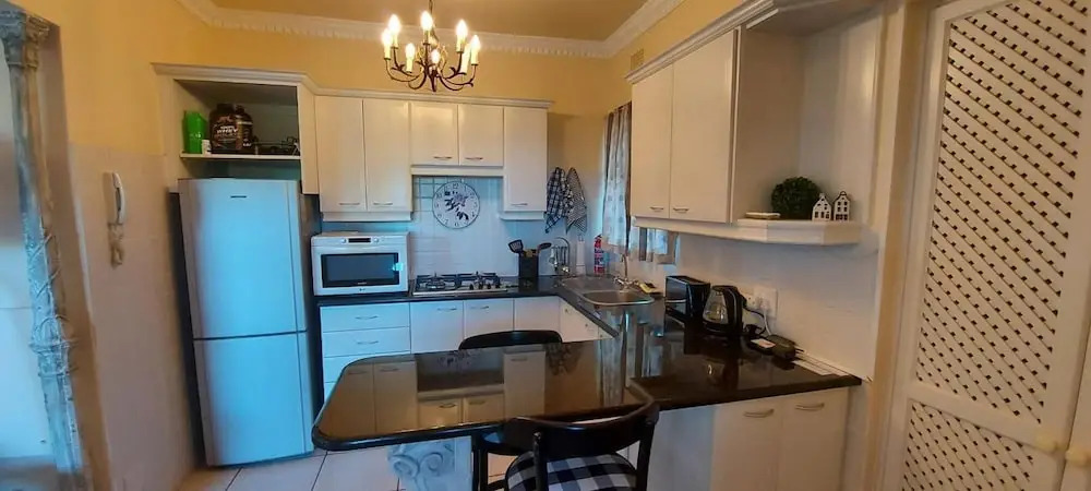 Room in Apartment - The Garden Apartment - Roosboom Luxury Facilities in Somerset West, 2 Guests