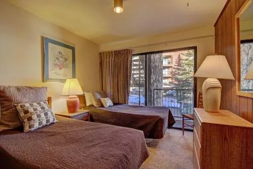 A208 Lake Cliffe Condos