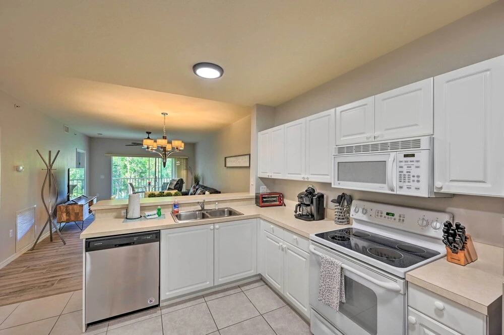 Quiet Lely Resort Condo w/ Pool - 2 Mi to Golf!