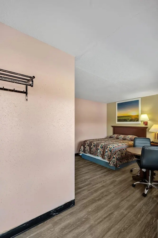 TRAVELERS INN