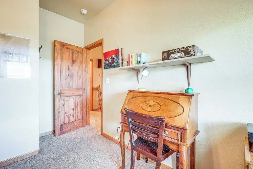 Cozy Ski Cabin w/ Deck Near Taos Ski Valley!