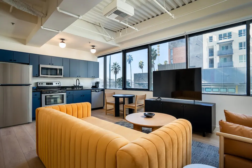 Kasa Sunset Los Angeles