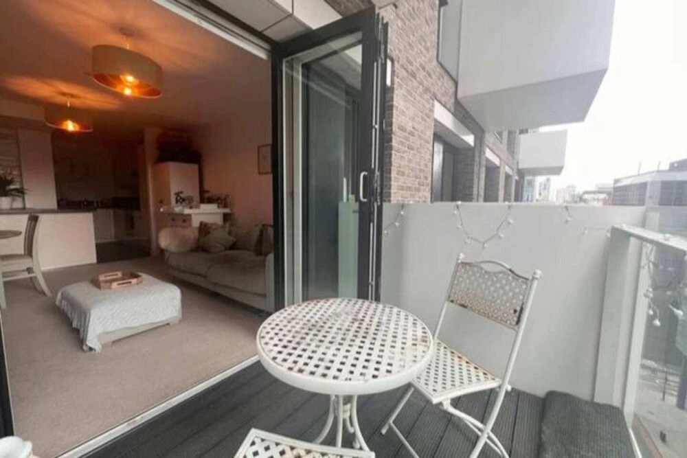 Central 1 Bedroom Apartment in Aldgate East in Zone 1