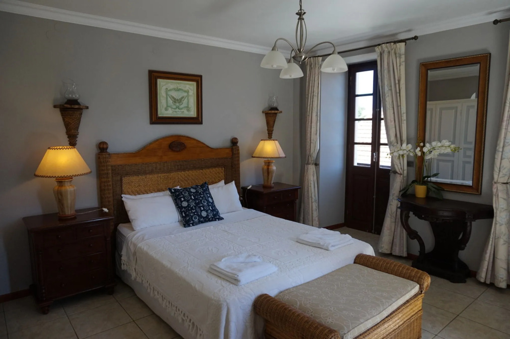Faros Suites
