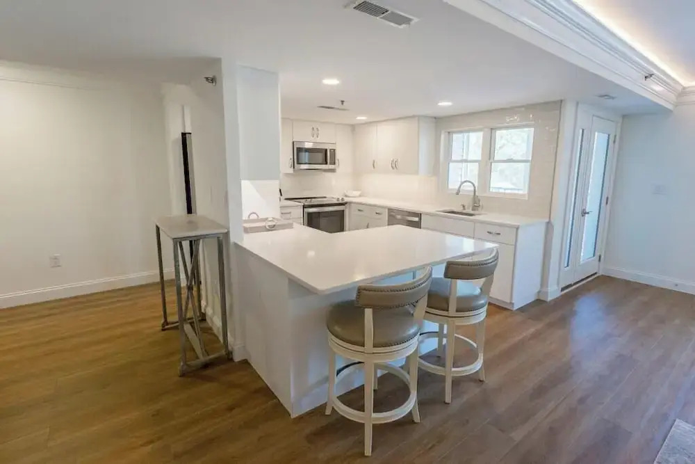 Wilmington Avenue 50 #102