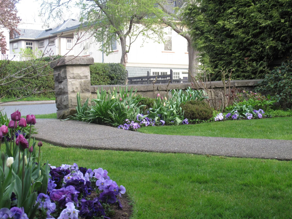 James Bay Inn Hotel, Suites & Cottage