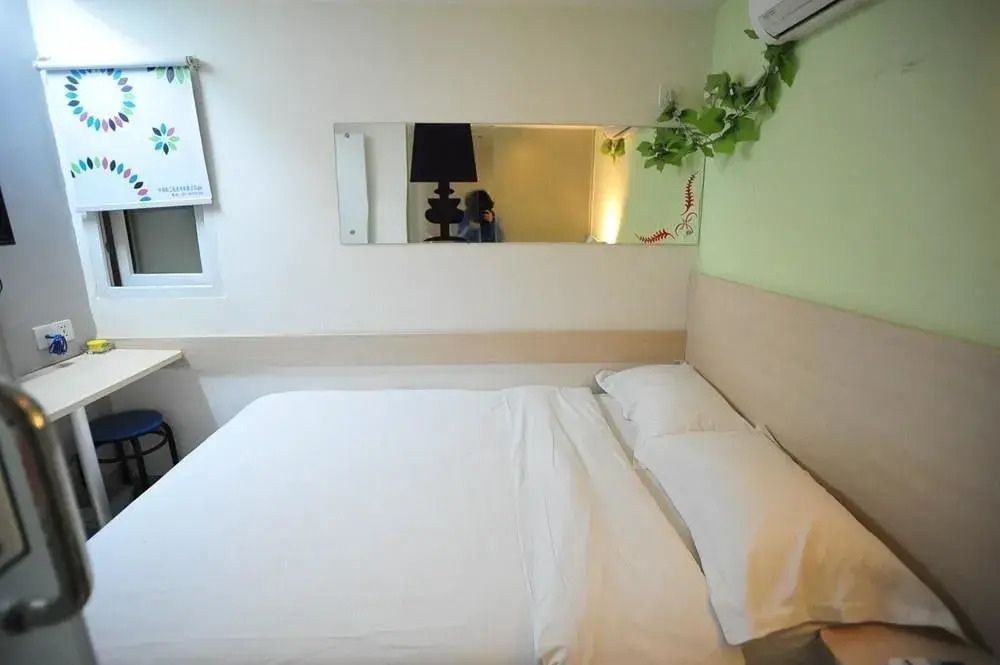 Yi Bai Hotel- Wuhan