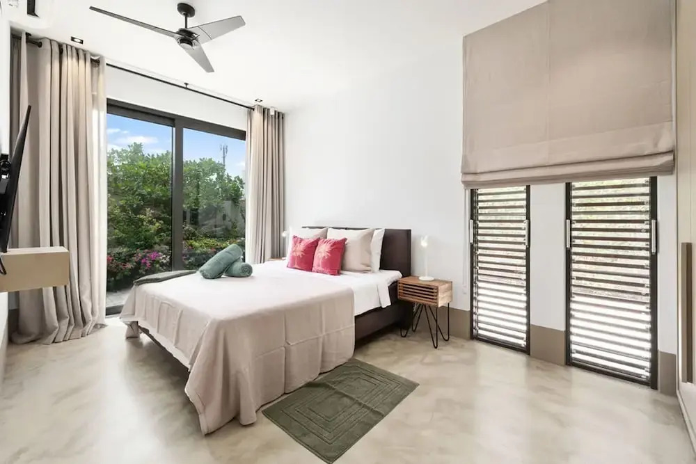 New Designer Villa King Beds Pool Near Beach