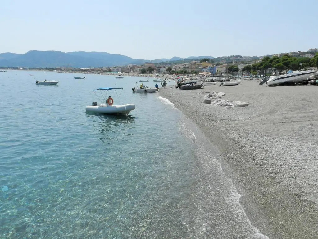 Apartment in Patti Marina: a step away from the sea and from the center!