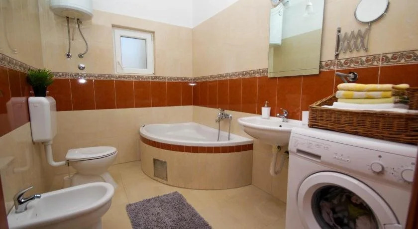 Lolas Apartments