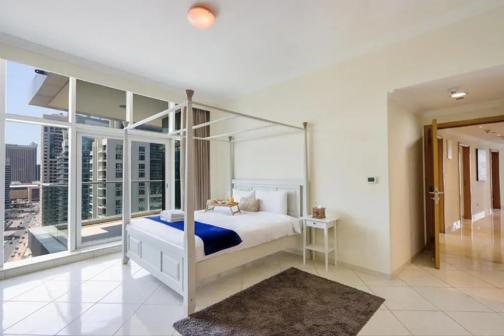 Dubai Marina 3 Bedroom Suite with Full Marina View