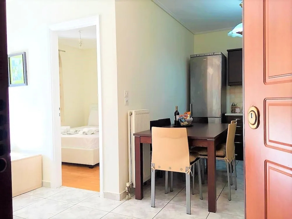 Comfy 3rd Floor Flat and Pspace
