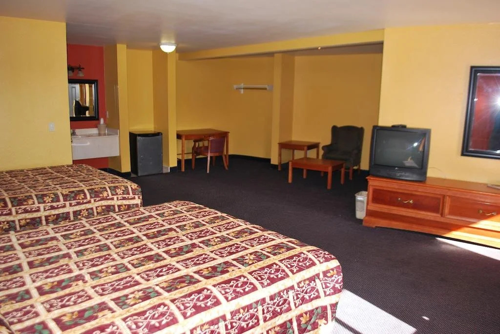 Travel Plaza Inn