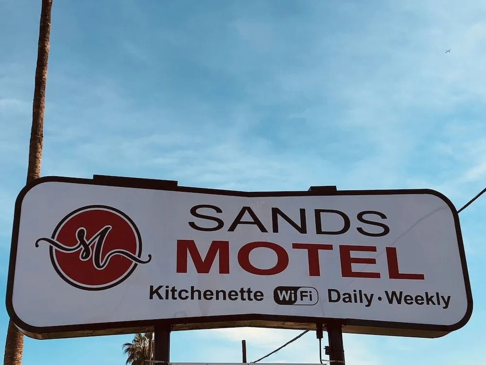 Sands Motel by Ontario Airport & Toyota Arena